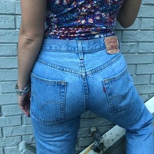Vintage Levi's 501 light Denim Mom Jeans